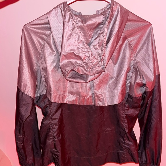 Nike Lavender Ventilated Reflective Running Jacket - Picture 5 of 13